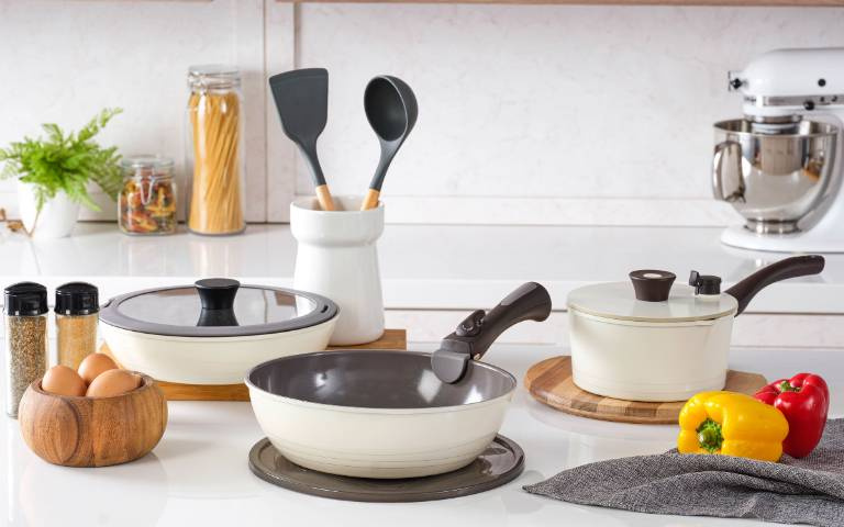 HOLA鍋具全面降價！讓全家無負擔享受療癒「食」光