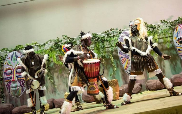 六福莊「非洲面具節」登場！塔吉鍋料理、臉部彩繪、夜間酒吧…等你來體驗！