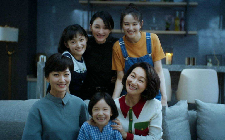周迅對養女告白:能成為妳的媽媽真好