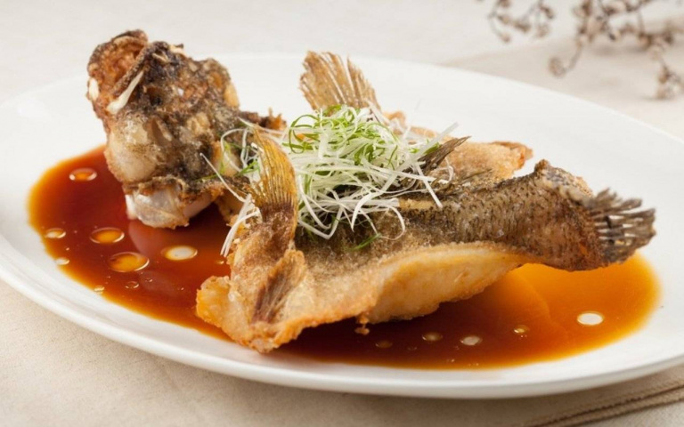 餐廳點「這條魚」一條居然一萬二！網友嚇瘋：看到結帳金額直接原地昏倒