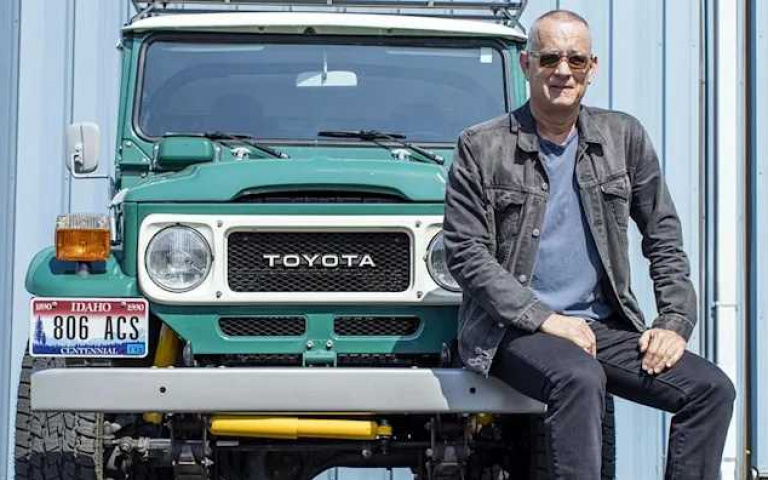 連好萊塢巨星也愛不釋手的日系車!湯姆漢克Tom Hanks的Toyota Land Cruiser FJ40要拍賣啦!