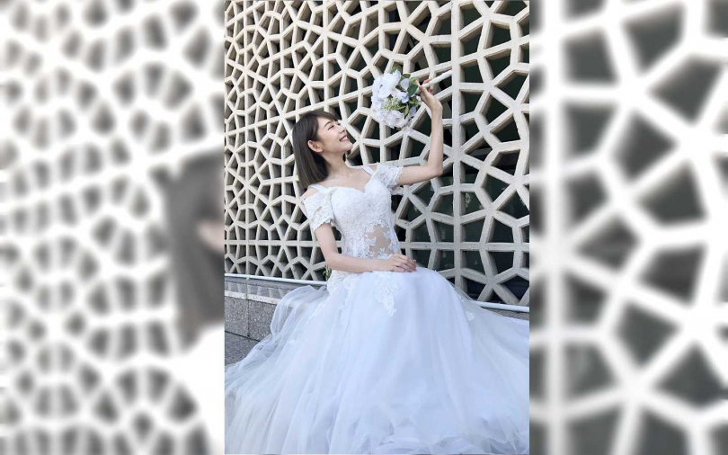 林明禎拿著捧花甜笑...絕美婚紗照曝光