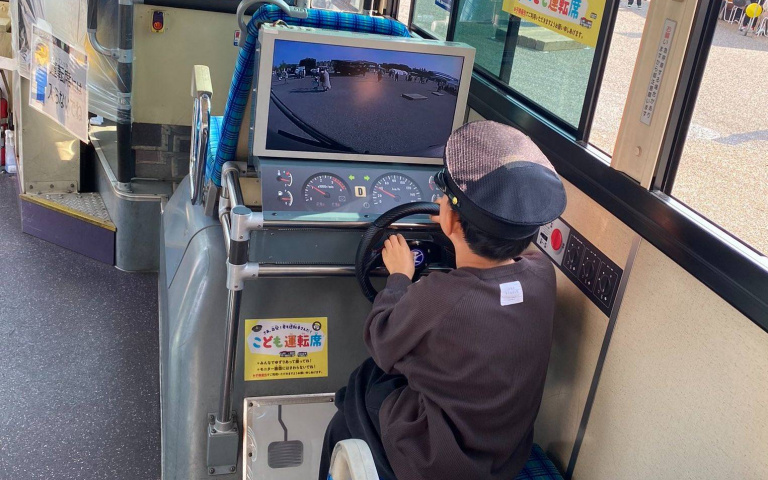 體驗當個公車司機！日本新潟巴士限時推出「兒童駕駛座」