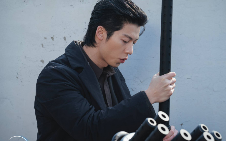 許光漢帶台灣酒給趙震雄　影帝狂讚「謙虛又親切」