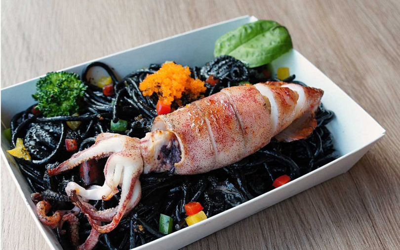 不想出門吃飯就叫便當吧! 主打優質食材及主廚特製的新口味餐盒 選擇好多元