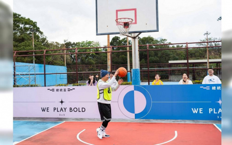 邰智源化身運動健將　合作陳傑憲棒球聊不停