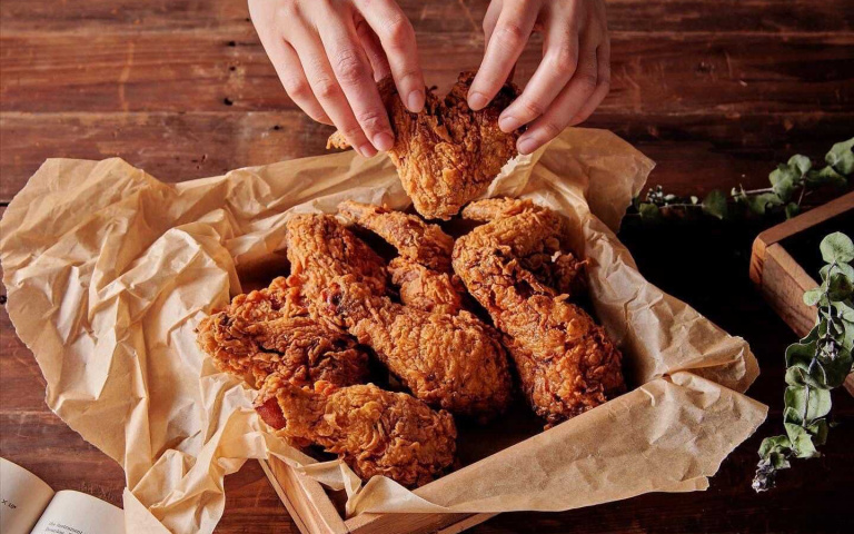 你想怎麼吃炸雞？變身鬆餅、漢堡、串燒　創意吃法無極限