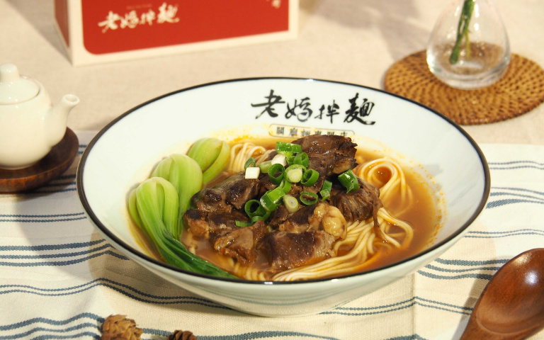 【疫情商機-1】拌麵品牌升級　推常溫即食拉麵　攜手福義軒、林聰明沙鍋魚頭聯名合作