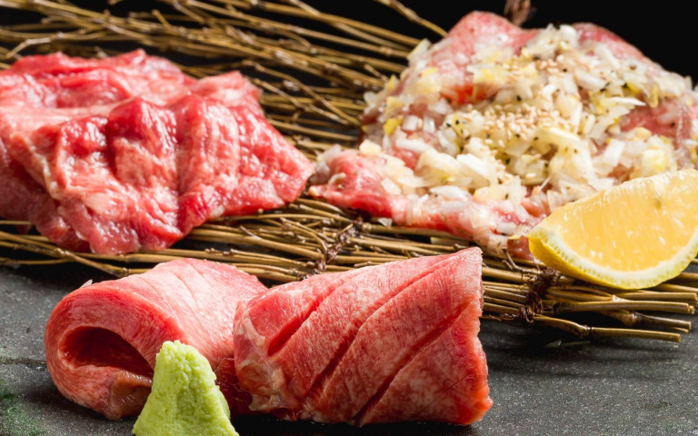超Q彈烤牛舌饗宴!盤點三家東京「和牛」餐廳,獨家佐醬、無國界熟成和牛料理不能錯過!