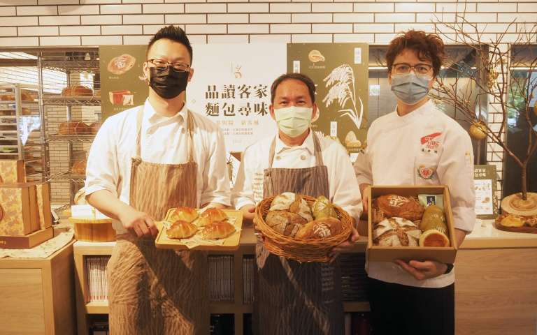 「吳寶春烘焙學院」進駐崑山科大　客家系麵包新品出擊　原生種食材「台灣油芒」喜融合