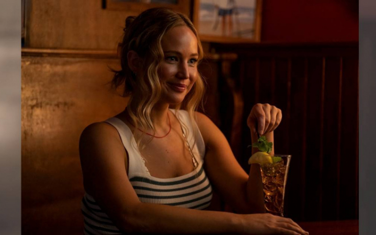 影后挑逗處男變放蕩慾女　珍妮佛勞倫斯《珍愛硬起來》本色爆笑演出