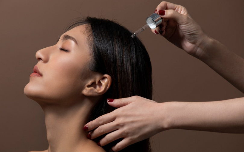 你有落髮、髮際線往後退、頭髮稀疏困擾？知名髮型師JOE的頭皮保養重點學起來