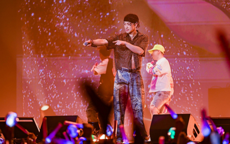 首位攻蛋韓星隔20年重返小巨蛋　Rain感性喊：意義非凡