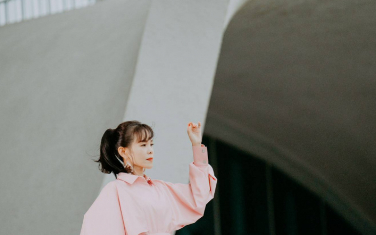 彭佳慧奪金曲推廣客家文化　羅文裕致敬周杰倫獲好評