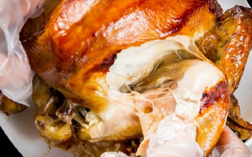 挑戰吃雞王！香雞城第一屆「吃雞大賽」5分鐘完食手扒雞免費