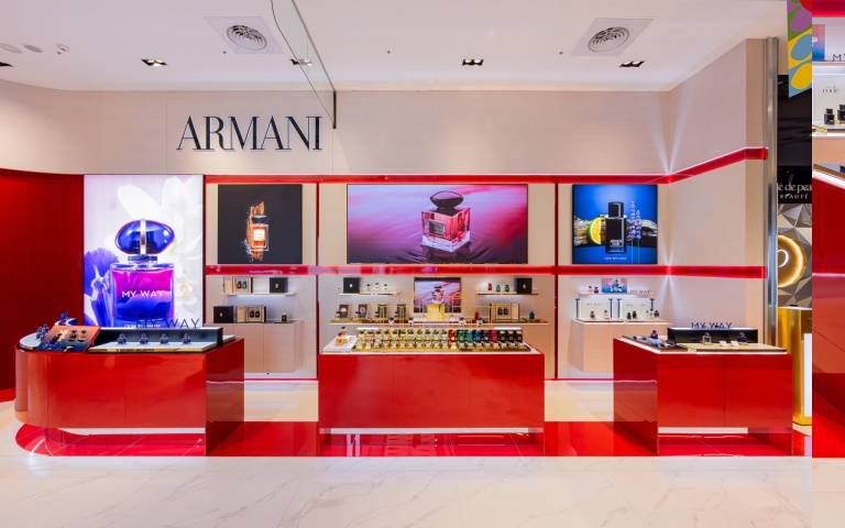 台北東區正式進駐新光三越『雙子星鑽石塔DIAMOND TOWERS』！超過50家精品品牌進駐，第一家公布了！就是ARMANI亞曼尼香氛專門店！