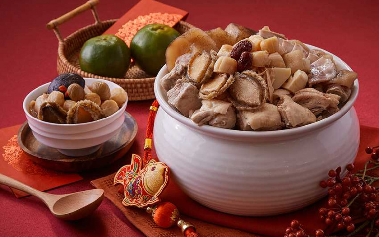 南北年菜大PK!超狂「鮑魚婆參火烔三寶鍋」好澎湃 知名五星飯店再推61款年菜讓你挑到手軟