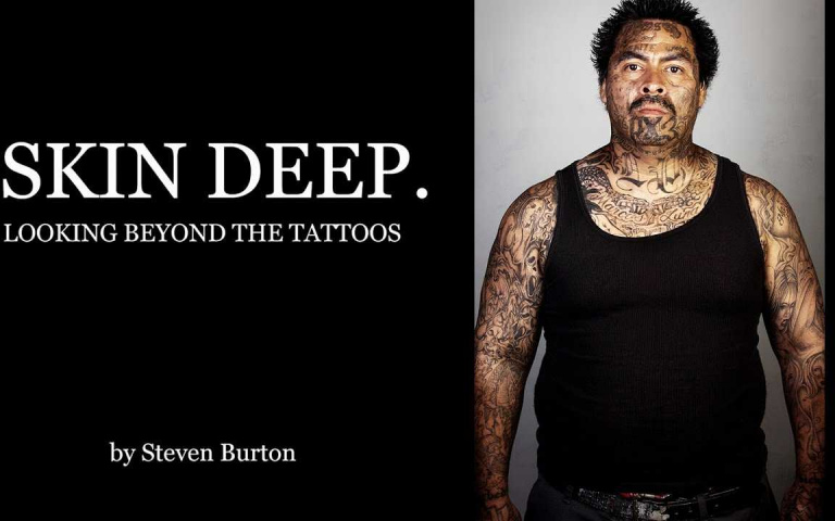 如果「抹去」滿身刺青之後,你會不會就此改觀?Steven Burton 帶你一窺刺青底下的清澈樣貌!