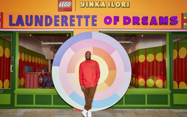 打造夢想的洗衣店？LEGO與藝術家Yinka Ilori攜手教導孩童如何使用遊戲打造世界！