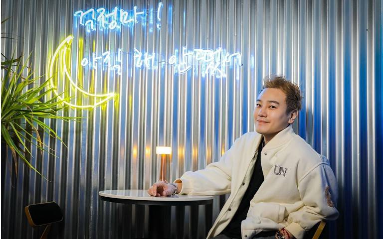 星生意/綠茶鬼月開店不怕好兄弟 吉祥物連喝3個月天天睡沙發