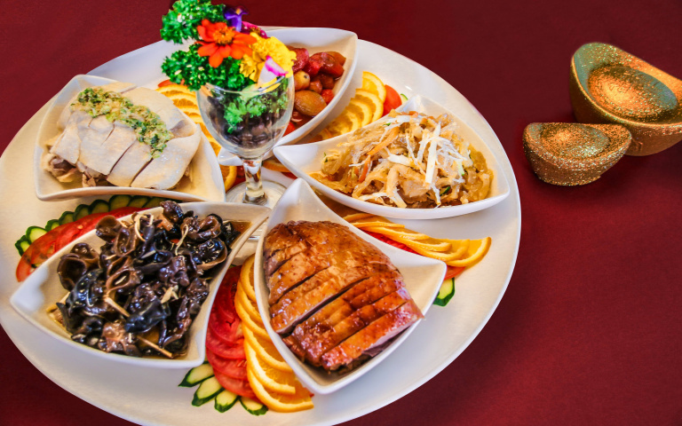福容飯店除夕圍爐倒數！花膠雞湯、山泉鱸魚，星級年菜組合準備開吃！