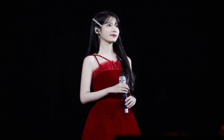 IU重現《步步驚心》髮型：聽說粉絲喜歡　讚歌迷超會唱現場學說「爽」