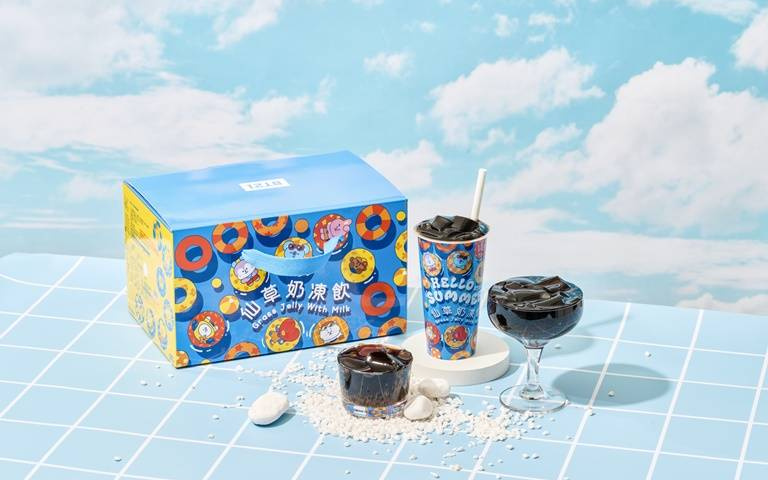 BT21聯名黑丸嫩仙草推「仙草奶凍飲」禮盒！買再送環保、折疊便當袋！