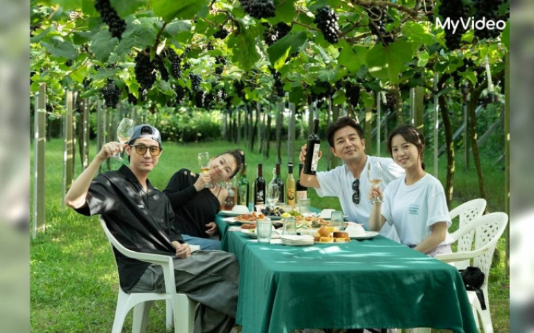 李玉璽挑戰旗袍裝扮　六月笑到狂流眼淚