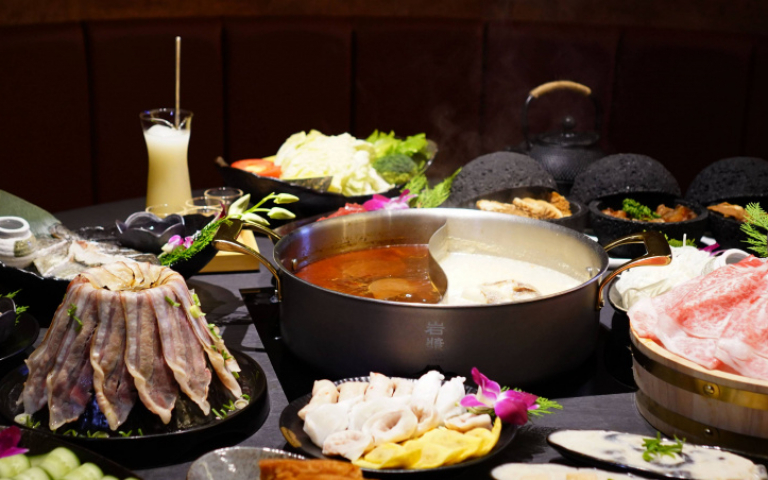 新竹鍋物名店北上進駐微風信義　慶開幕消費就送「火焰炙燒豬」