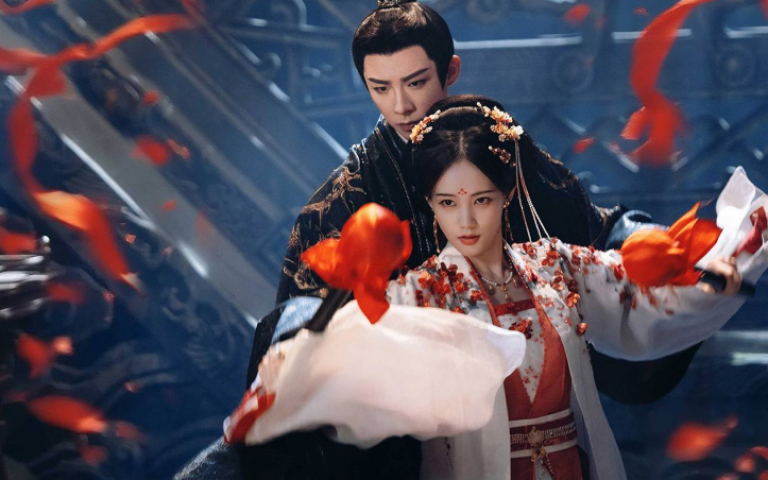 李一桐屋頂拍吻戲　大蜈蚣爬上身