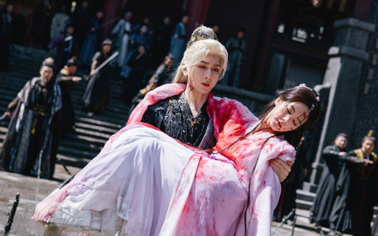 《天地劍心》肉身護愛名場面　成毅為救李一桐慘遭萬劍穿心