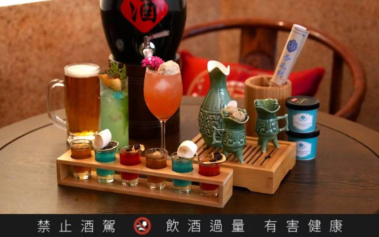 台南限定! 出示證件中秋系列指定調酒$699無限暢飲!隱藏在台南巷弄中的串燒酒吧