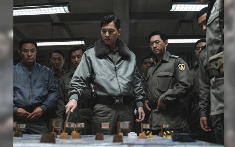 亞洲發燒星／鄭雨盛從影30年終晉升「千萬演員」　黃晸玟戴帽拍戲堅持化4小時禿頭妝