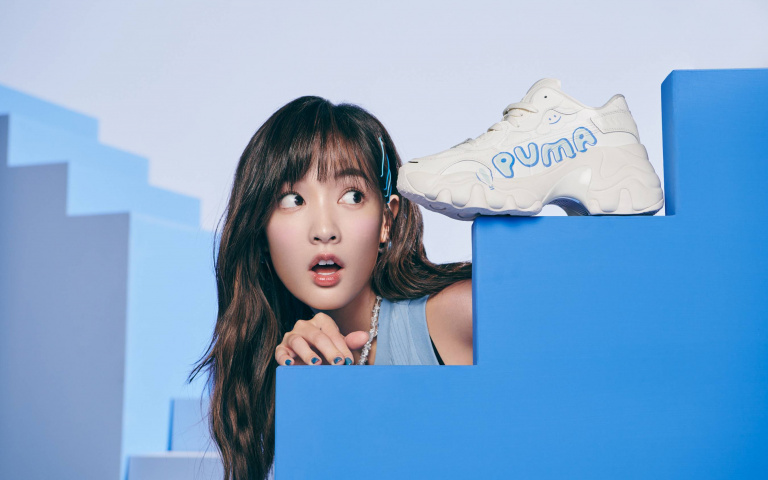 夏日穿搭秘密武器！ PUMA推「厚底波浪鞋跟」運動鞋，王淨實穿上鏡腿超長！