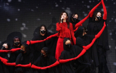 蘇慧倫睽違5年登《紅白》仙氣爆棚　16人手形舞震撼全場