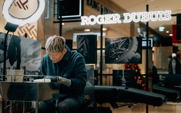 最激動人心的時間體驗!Roger Dubuis跨界開設刺青工作坊,大膽造夢為藝術栽種愛火花