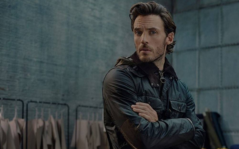 連英國男神「Sam Claflin」都抵抗不了「它」的魅力!再次代言Barbour!完美演繹「Gold Standard」系列!