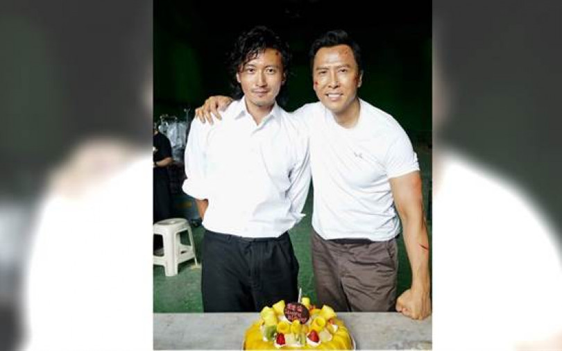 56歲甄子丹劇組慶生　謝霆鋒樂請糖水甜滋滋