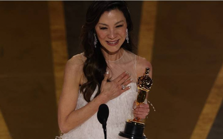 奧斯卡典禮／楊紫瓊寫下新紀錄！成奧斯卡首位亞裔影后