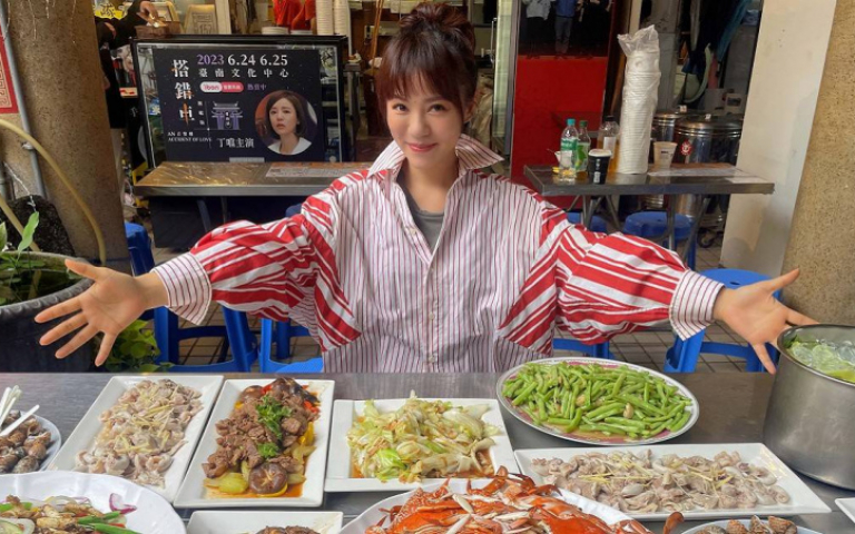 丁噹高人氣爽吃霸王餐　女學生主動獻吻陳乃榮超害羞