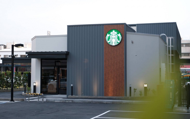 星巴克進駐高雄港！貨櫃型外觀超好拍，首賣限定商品等你來蒐藏！