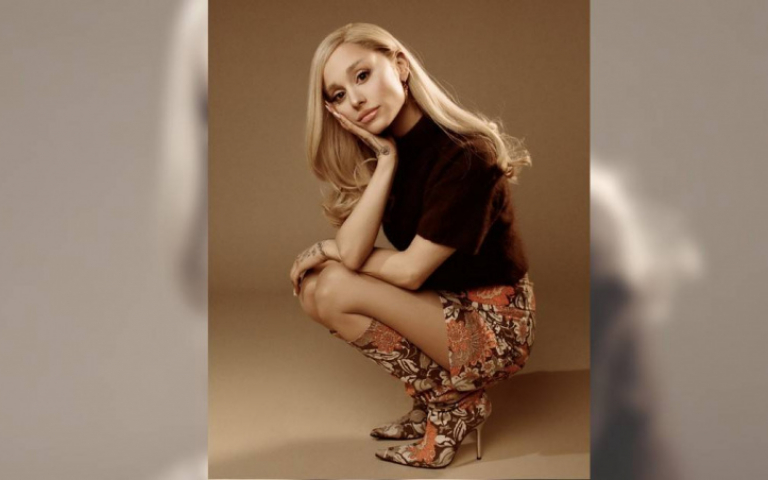 流行天后亞莉安娜「空姐」發威　專輯、單曲告示牌雙冠軍