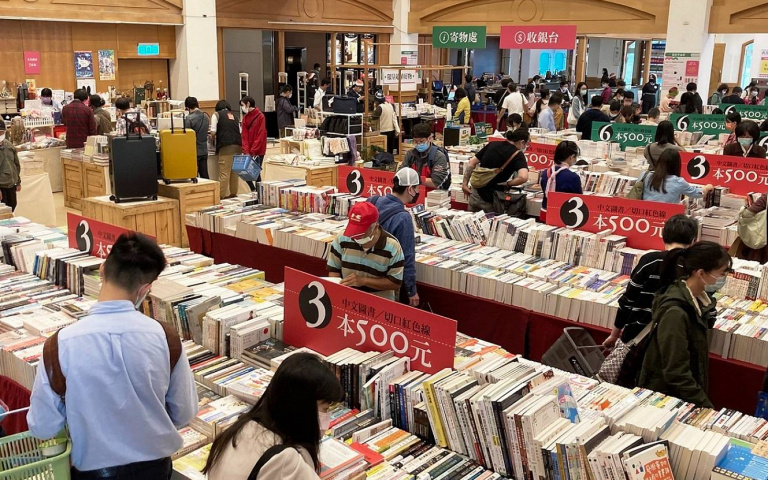 書迷買起來!誠品拍賣會最低6本500元、黑膠唱片199元,真的有便宜