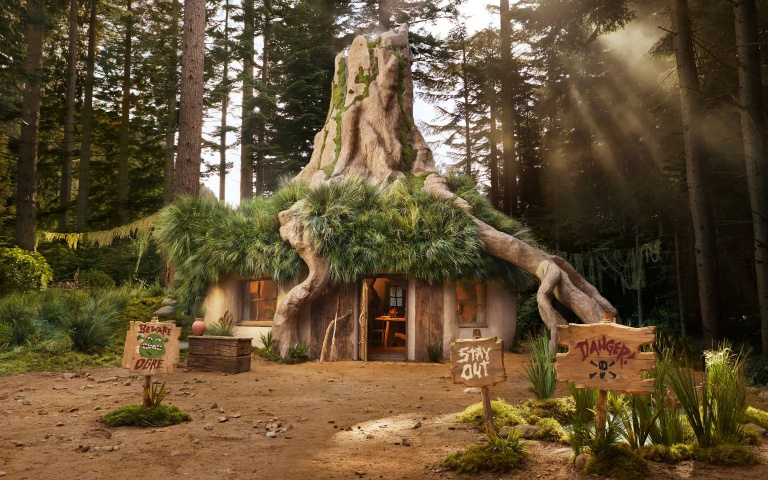 入住動畫世界的機會來了！Airbnb與《史瑞克》合作　讓沼澤小屋變成了民宿