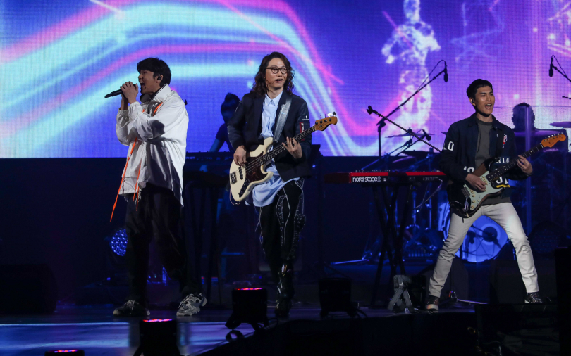 宇宙人等10年處男攻蛋　嘉賓阿信上台不「靠腰」