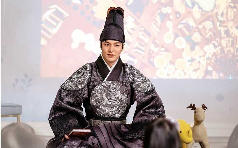 年過30沒凍頭 李敏鎬扮皇帝虛累累