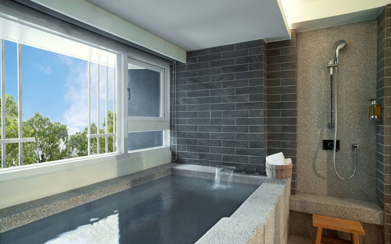 環島住晶華！全台最低高鐵票7折起、在地人文遊程、再抽萬元住宿券