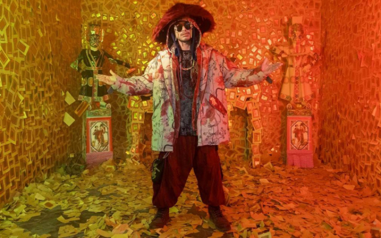 黃明志呼籲歹路不可行　新作品驚見命案受害者