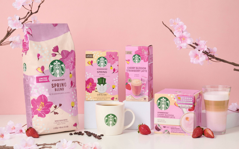 星巴克4款春季限定咖啡！櫻花草莓風味拿鐵濃郁奶香與粉色包裝，喝起來更迷人！