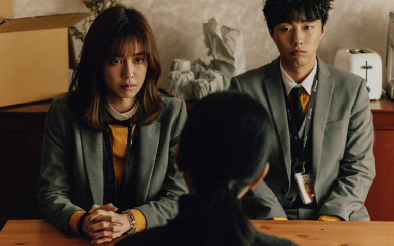 陳庭妮與蔡凡熙首搭檔演凶宅房仲　巡房遇詭異沖水聲、陌生糖果紙嚇壞人